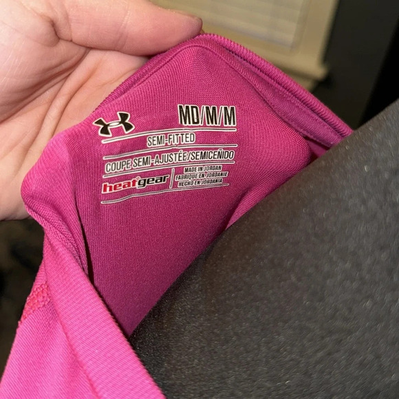 •Under armour semi fitted tee• - Picture 6 of 6